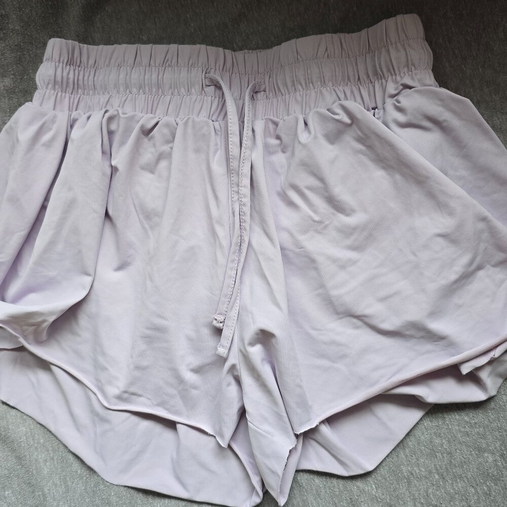 Suzette Medium (8/10) light blue butterfly shorts